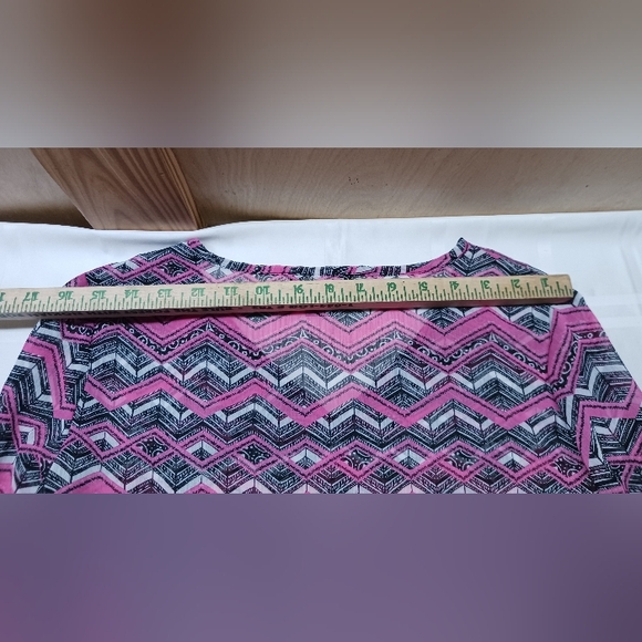 Womens Rock 47 by Wrangler Blouse/Size S/Pullover, Sheer,Bell Sleeve/Black, Pink - Picture 8 of 11